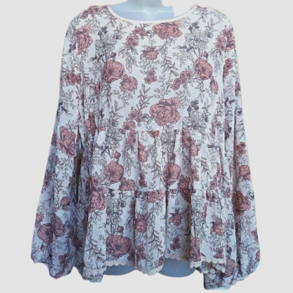 NWOT Taylor & Sage Gorgeous Blouse